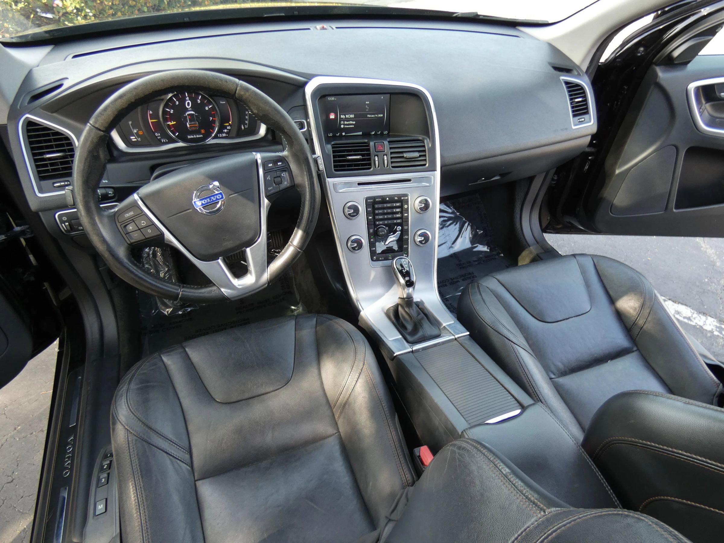 Used 2017 Volvo XC60 T5 Dynamic w/ Preferred Option Package image 22