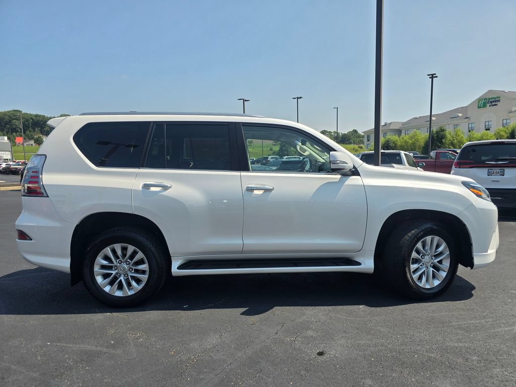 Used 2023 Lexus GX 460 Premium w/ Premium Package AWD/4WD image 10
