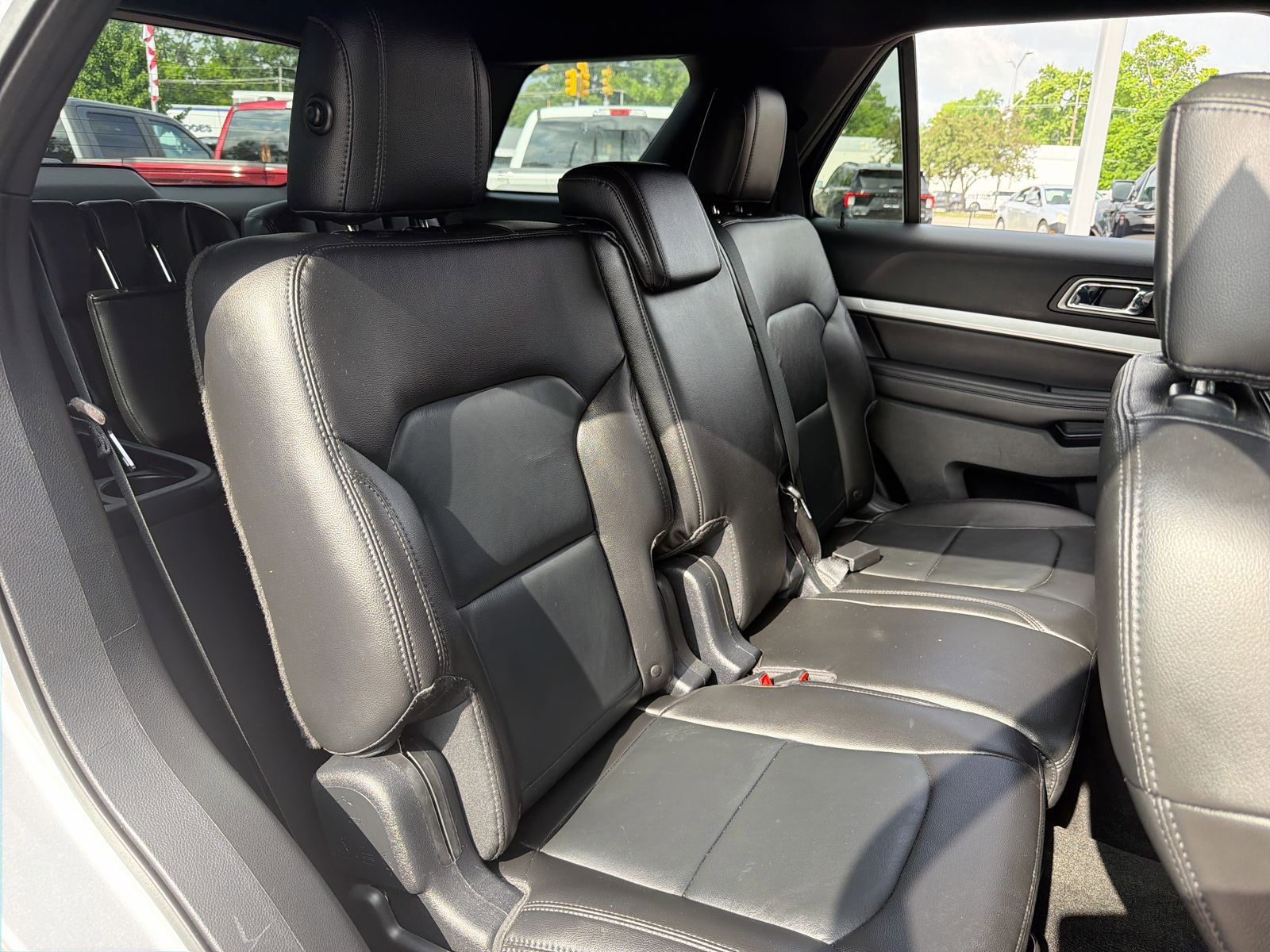 Used 2017 Ford Explorer XLT w/ Equipment Group 202A FWD image 26