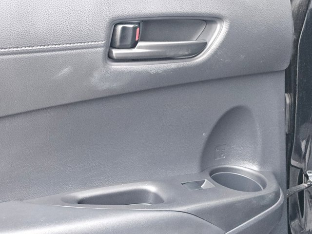 Used 2025 Toyota Corolla Cross LE image 20