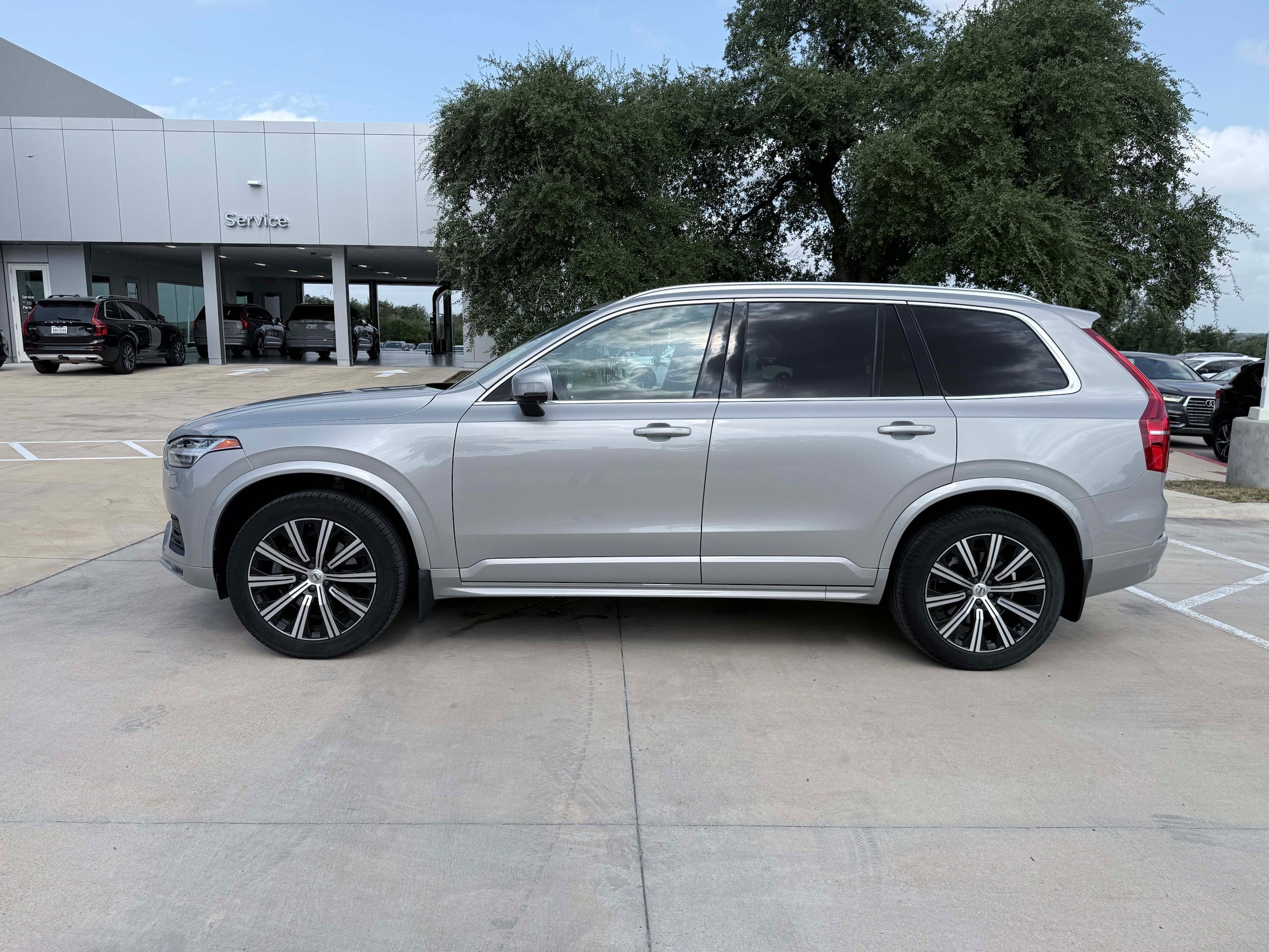 Certified 2023 Volvo XC90 B5 Core w/ Protection Package Premier AWD/4WD image 3
