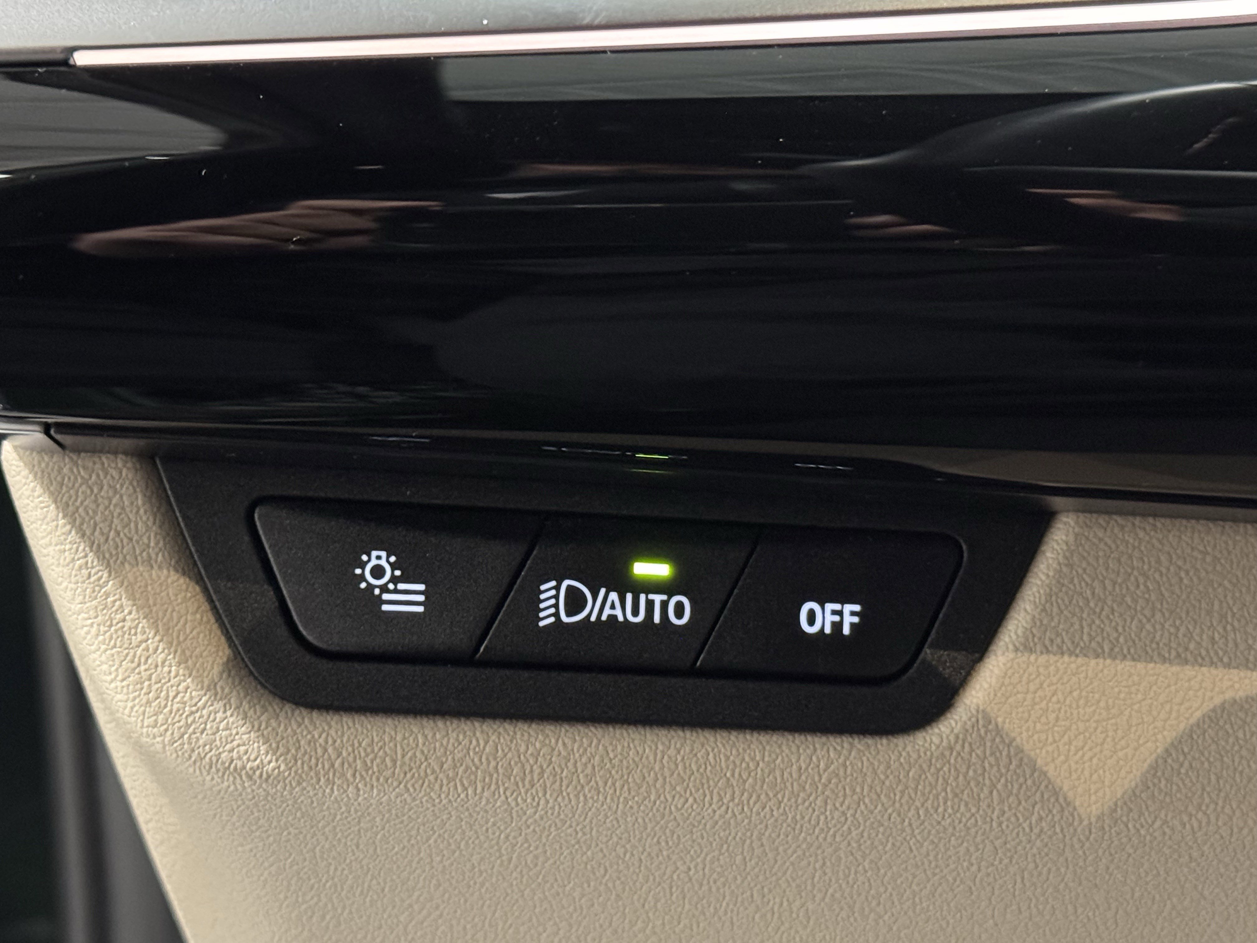 Used 2025 BMW X1 xDrive28i w/ Convenience Package image 27