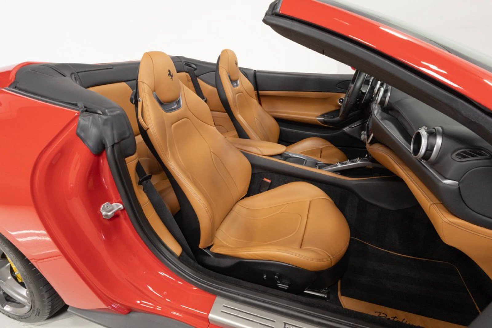 Used 2019 Ferrari Portofino RWD image 52