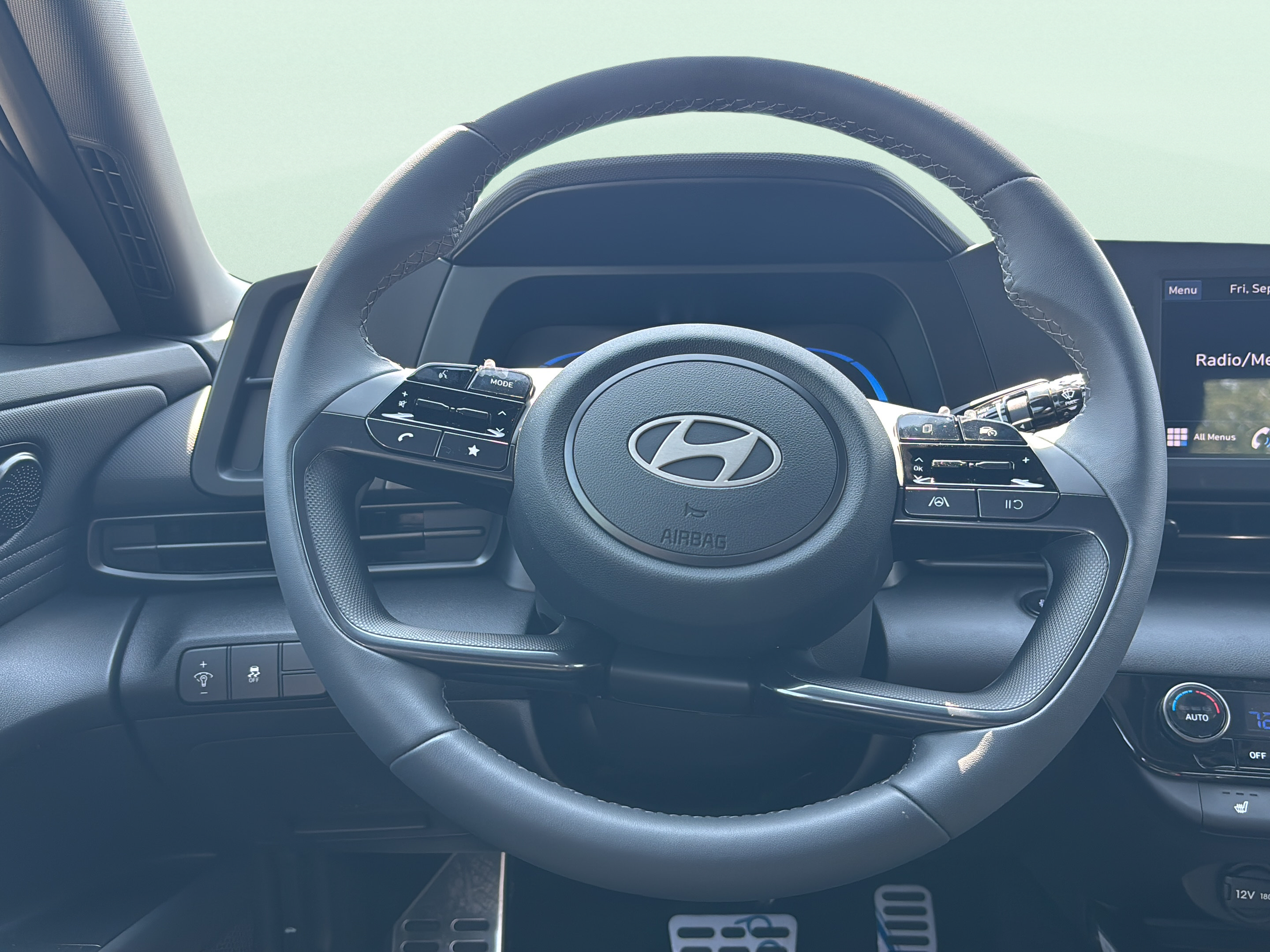 New 2026 Hyundai Elantra SEL Sport FWD image 12