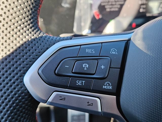 New 2026 Volkswagen GTI SE FWD image 25