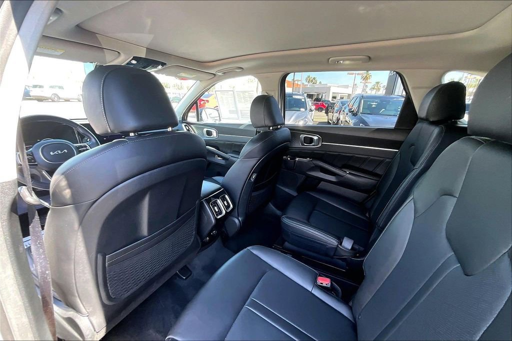 Used 2023 Kia Sorento SX image 18