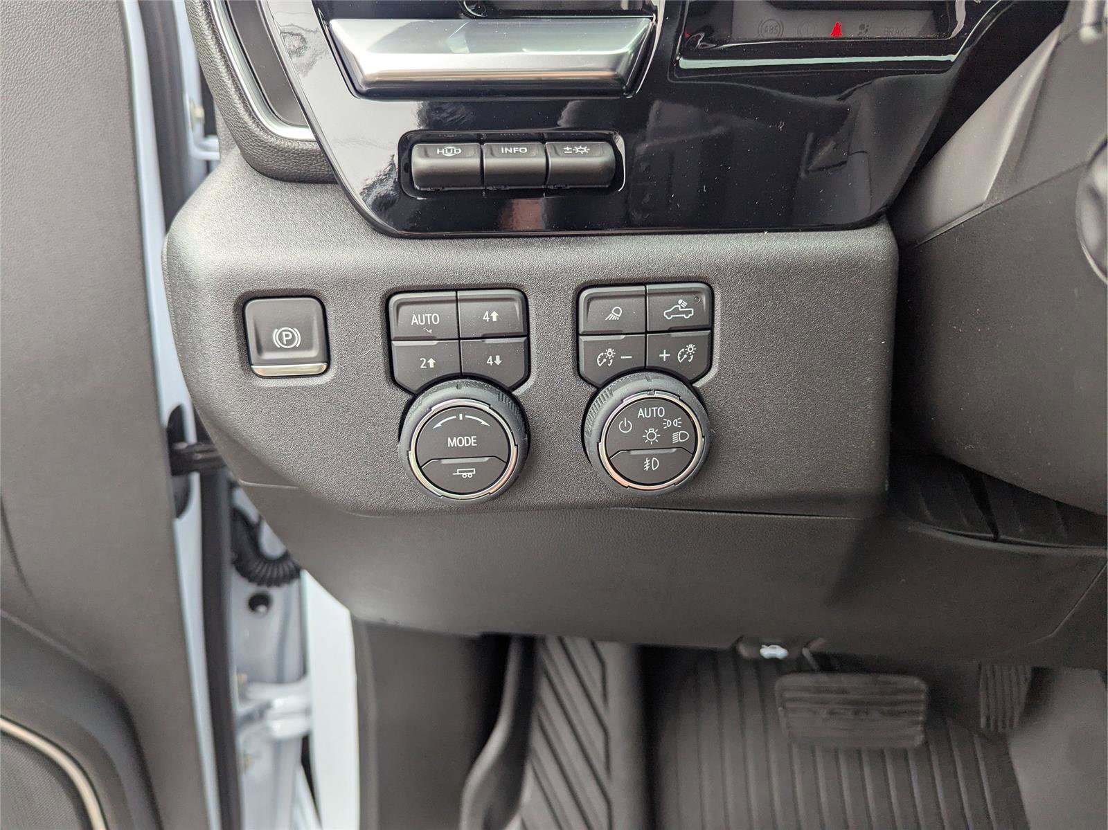 New 2026 Chevrolet Silverado 1500 LTZ w/ LTZ Premium Package image 28