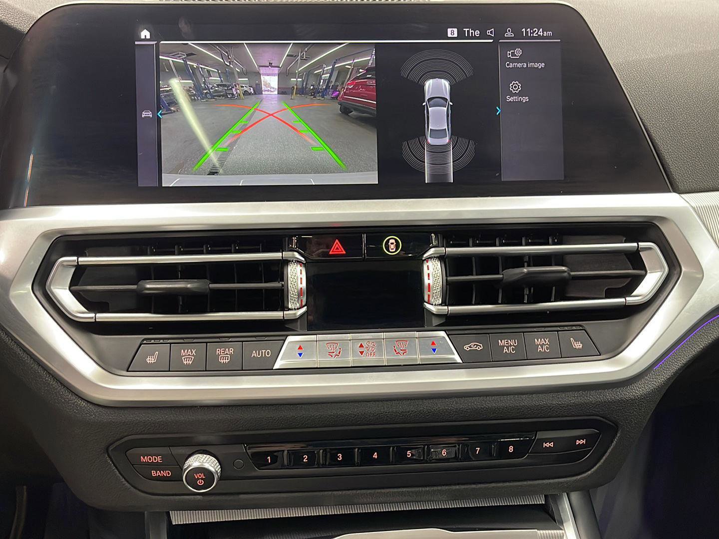 Used 2021 BMW 330e xDrive w/ Convenience Package image 12