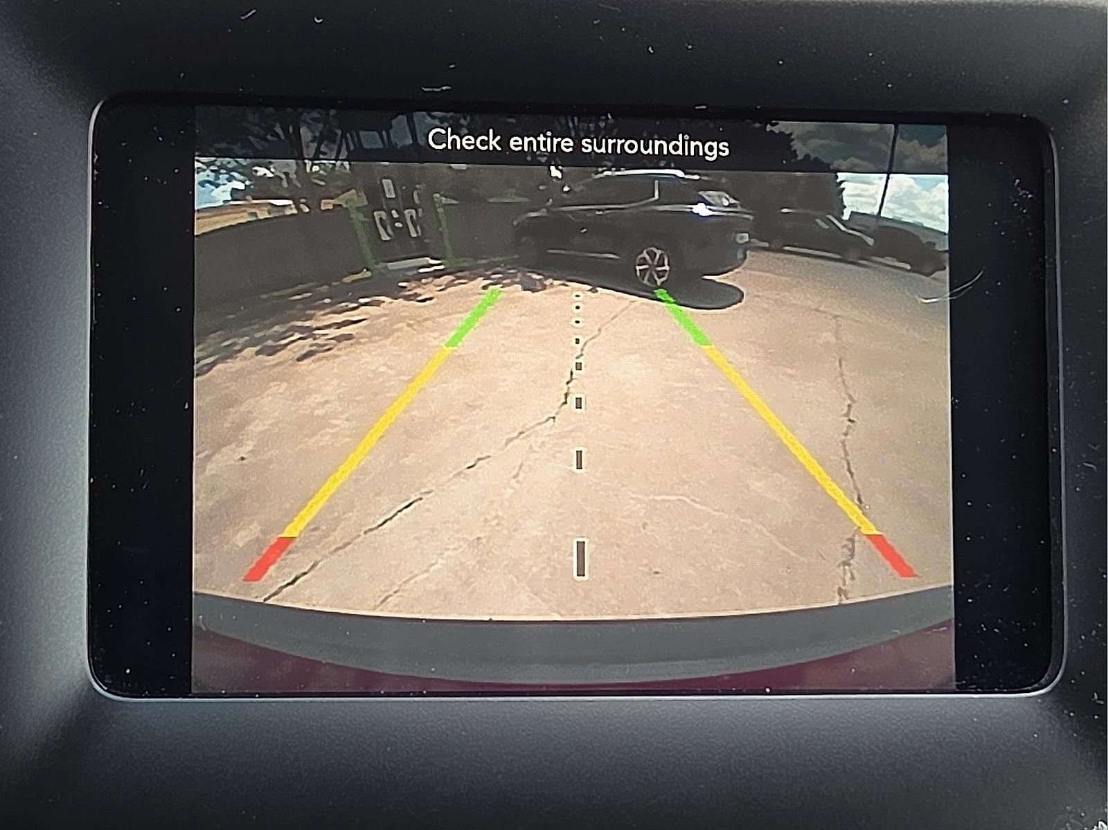 Used 2019 Jeep Cherokee Latitude Plus w/ Comfort/Convenience Group FWD image 16