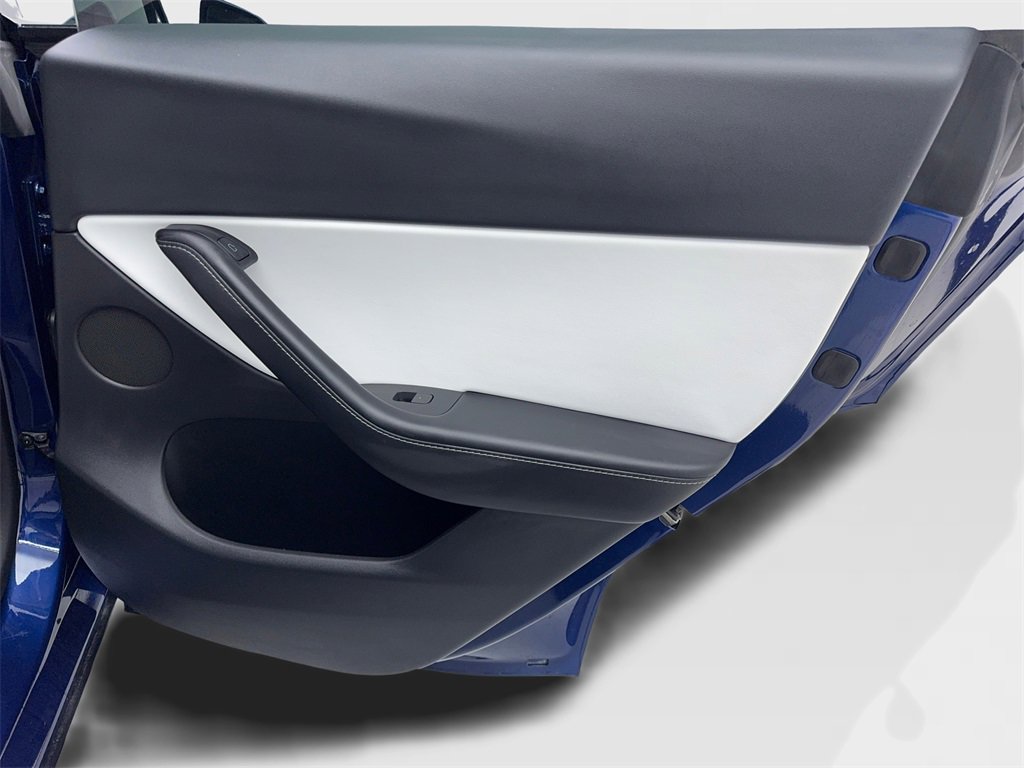 Used 2022 Tesla Model Y Long Range image 41