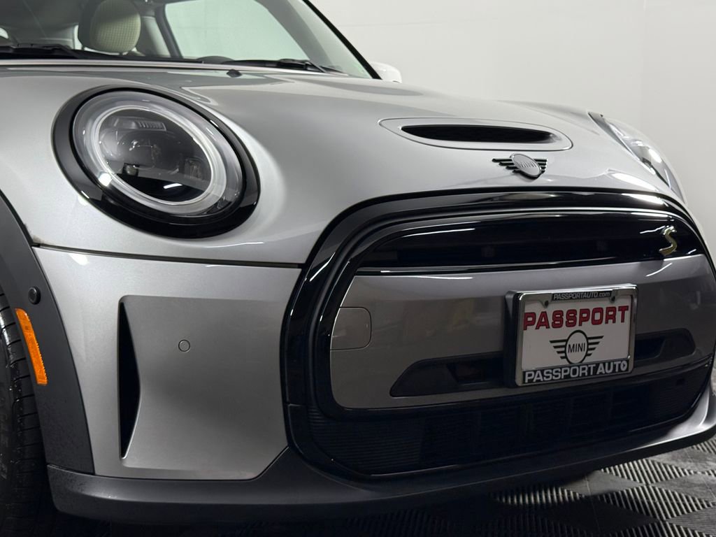 Certified 2024 MINI Cooper SE image 5