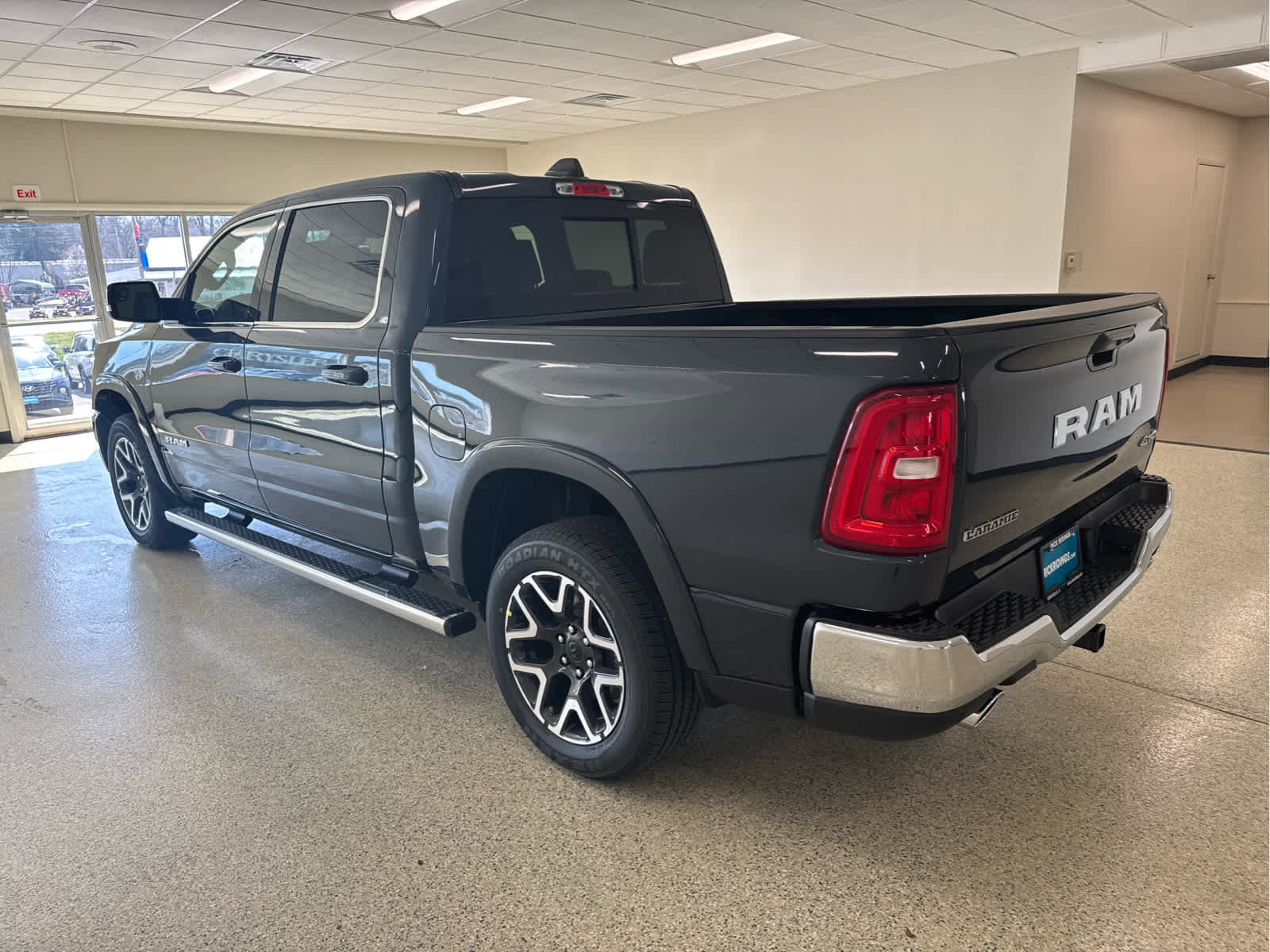 New 2026 RAM 1500 Laramie AWD/4WD image 7