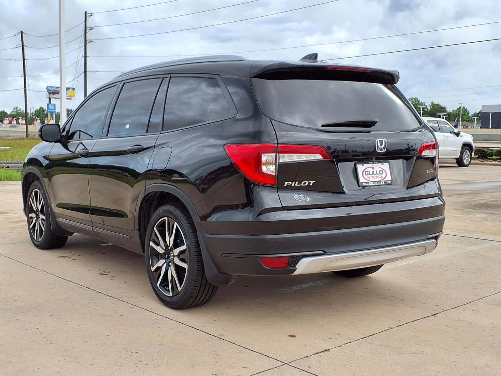 Used 2020 Honda Pilot Touring image 2