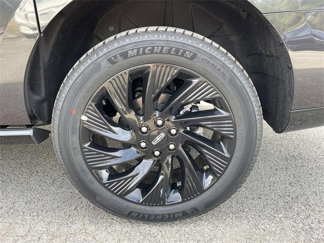 New 2025 Lincoln Navigator L Reserve w/ Jet Appearance Package image 11