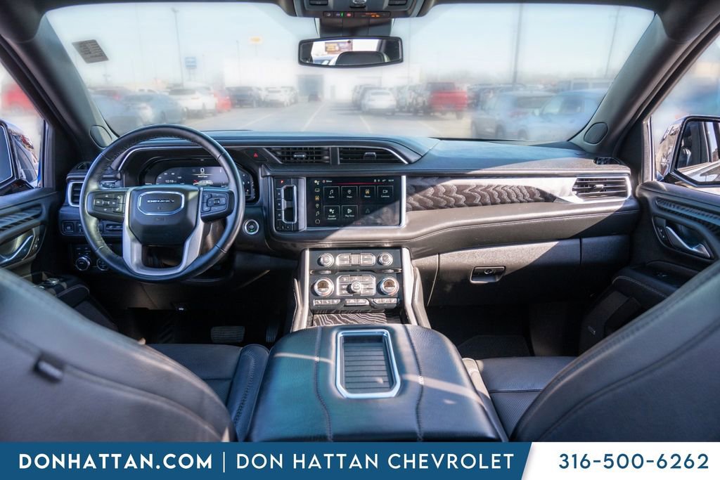 Used 2024 GMC Yukon XL Denali image 3