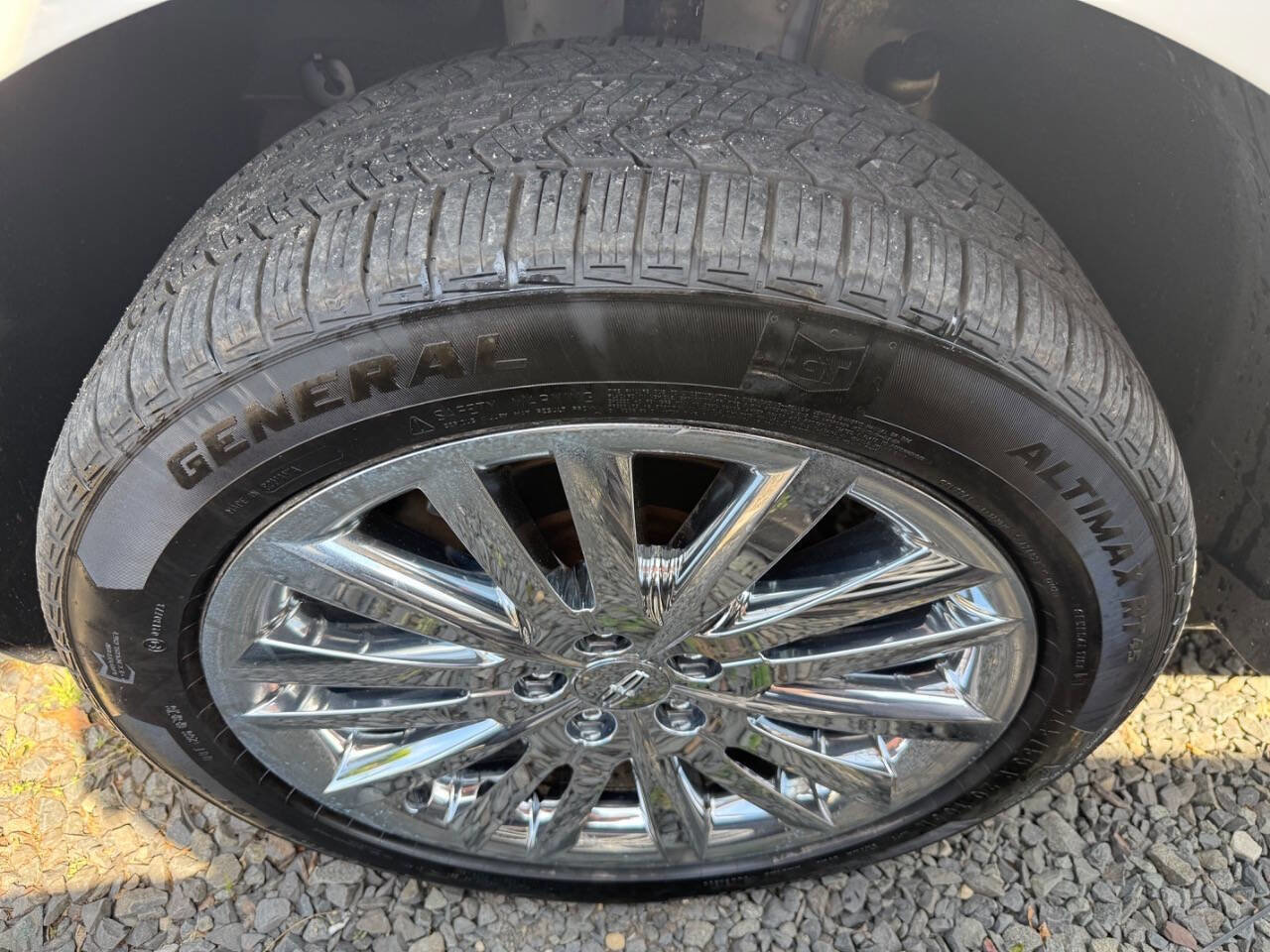 Used 2015 Lincoln MKX AWD w/ Equipment Group 102A image 29