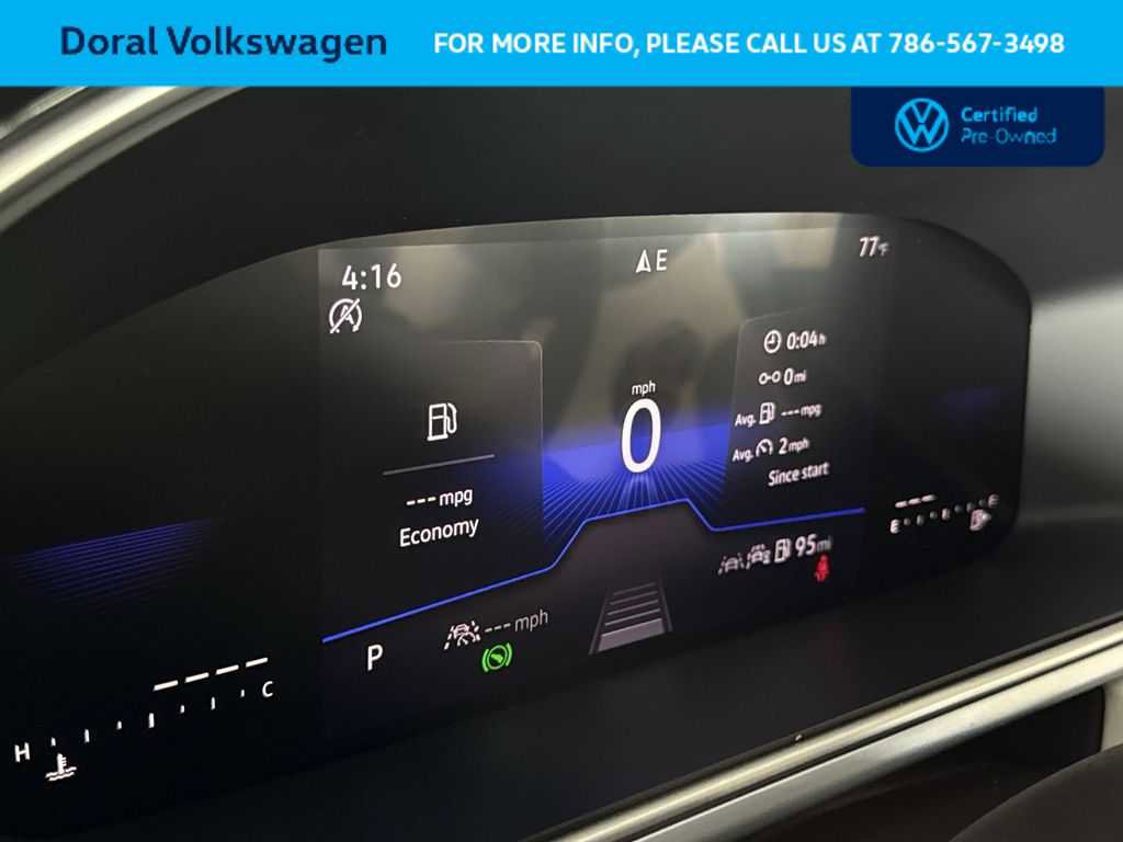 Used 2025 Volkswagen Taos SE FWD image 16