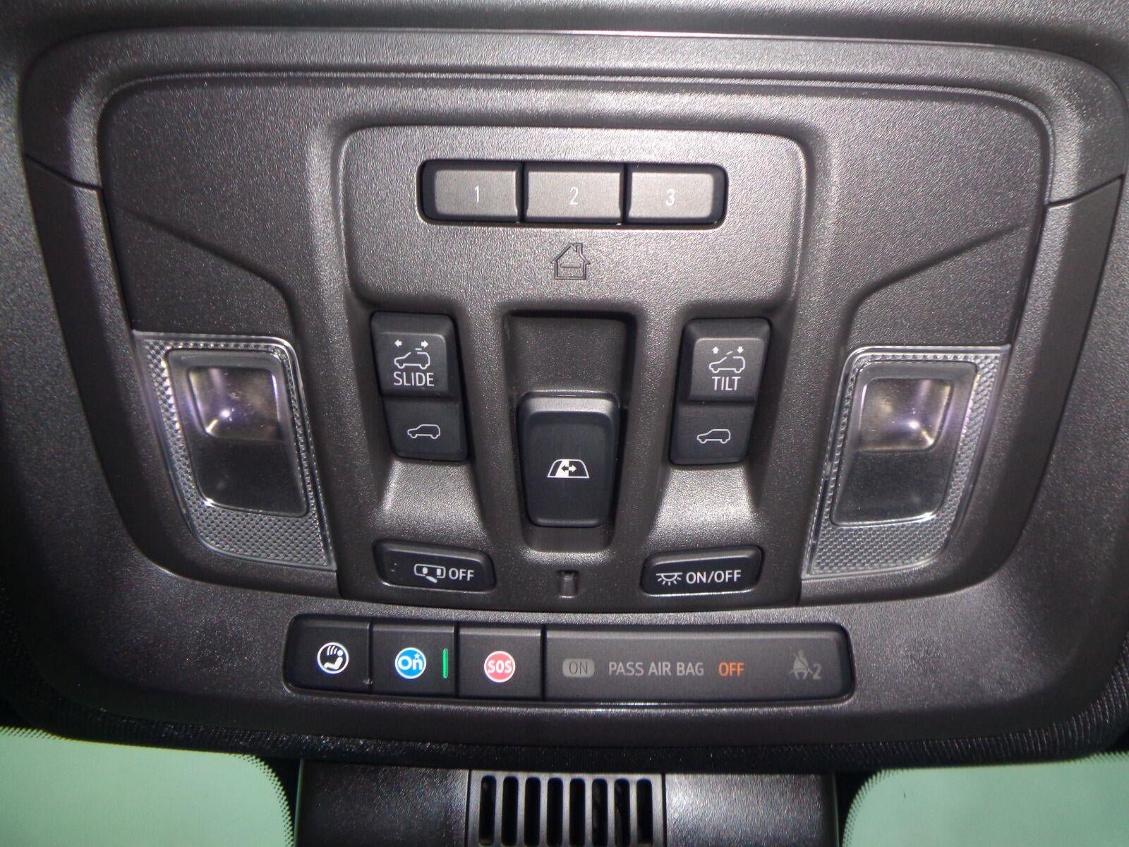 Used 2024 Chevrolet Silverado 1500 High Country w/ Midnight Edition AWD/4WD image 15