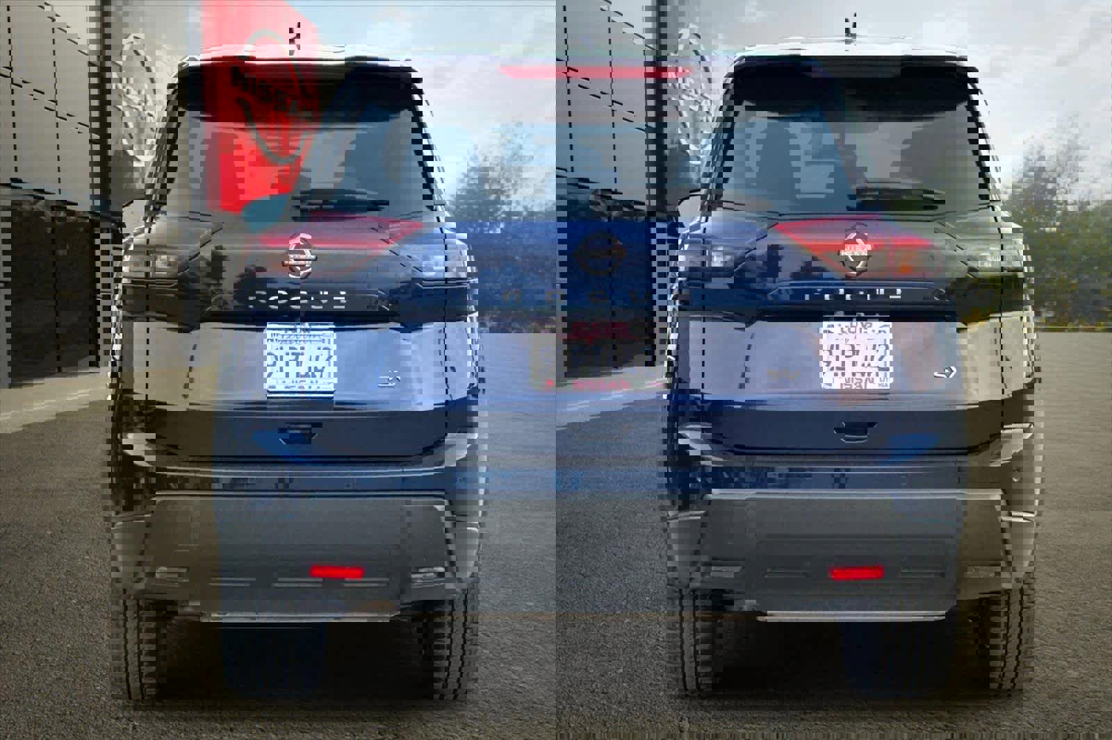 Used 2024 Nissan Rogue SV image 8