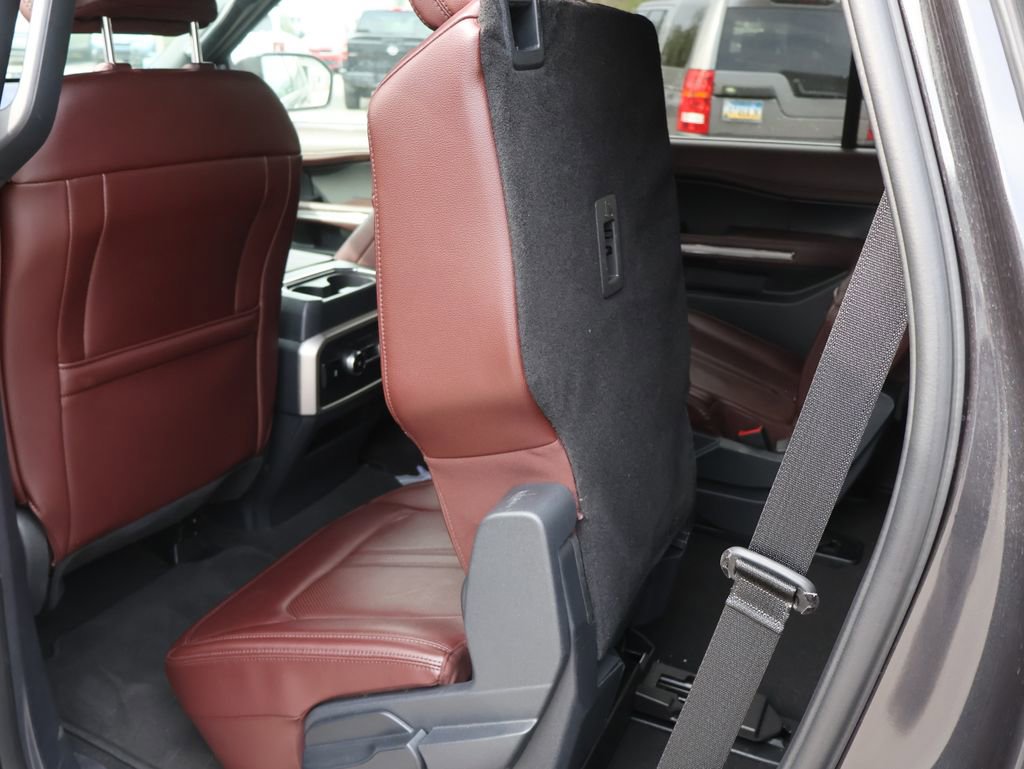 Used 2024 Ford Expedition Limited AWD/4WD image 16