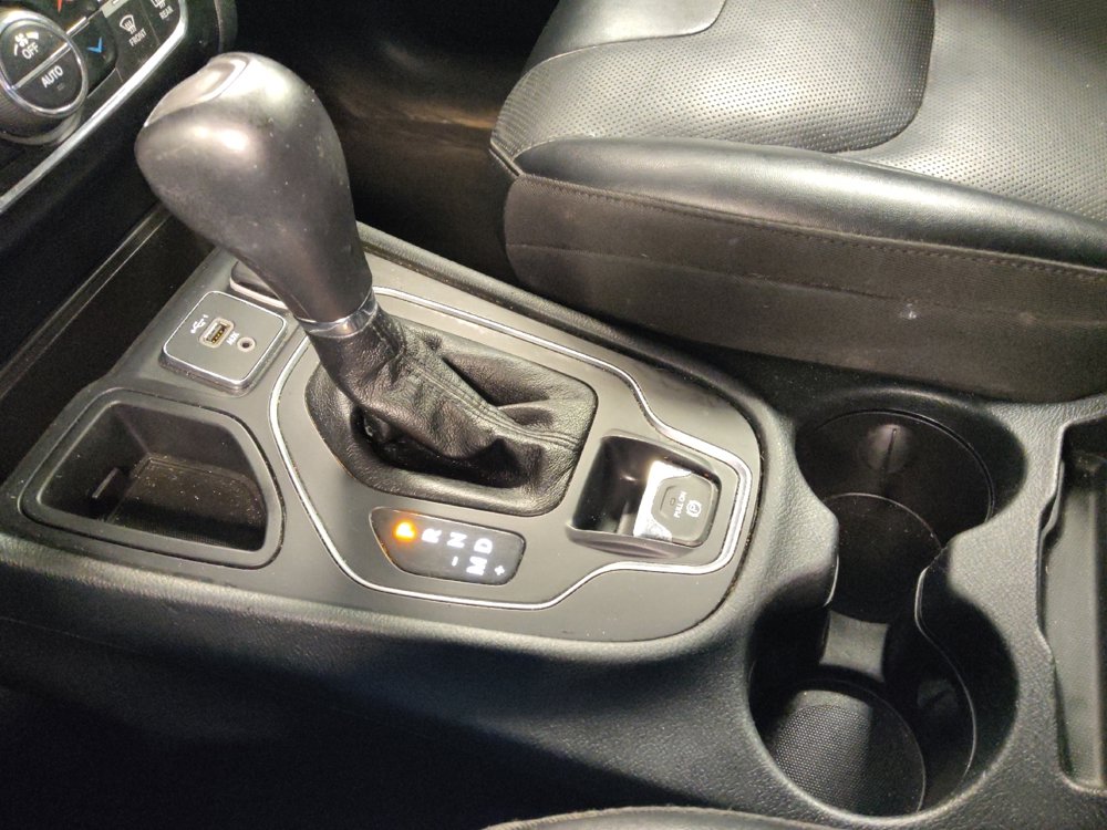 Used 2022 Jeep Cherokee Latitude Lux FWD image 26