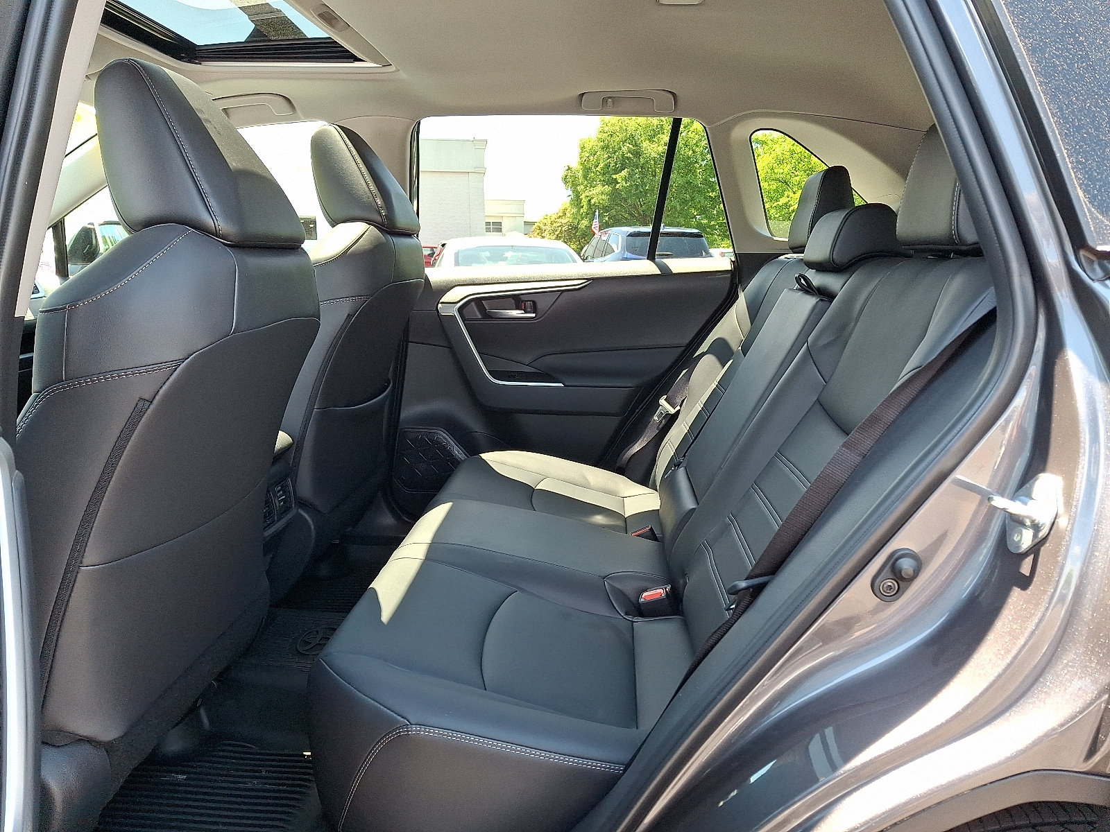 Used 2025 Toyota RAV4 XLE Premium w/ Weather Package AWD/4WD image 10