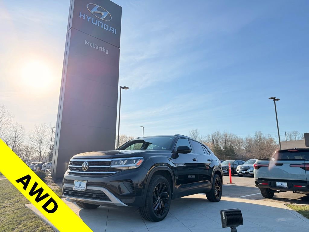 Used 2022 Volkswagen Atlas Cross Sport SE image 1