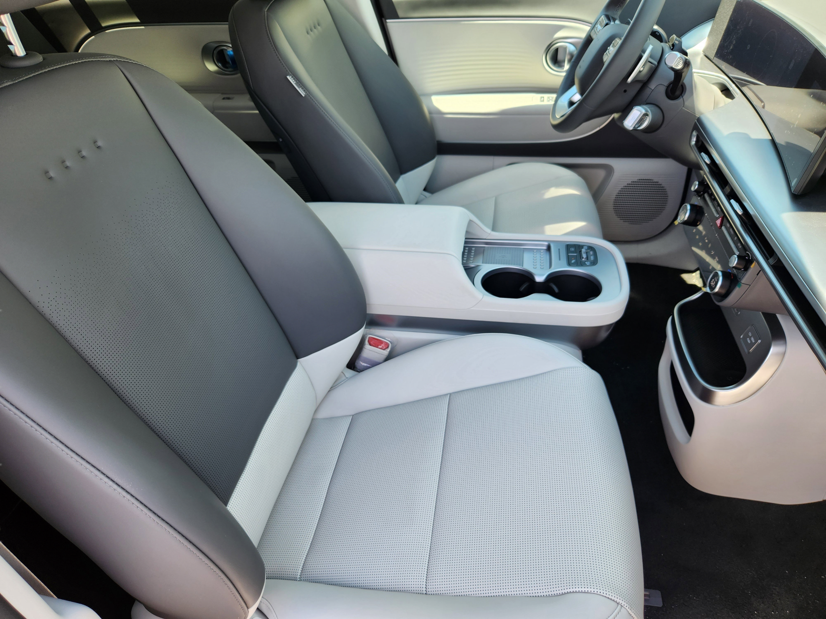New 2026 Hyundai Ioniq 9 SEL AWD/4WD image 18