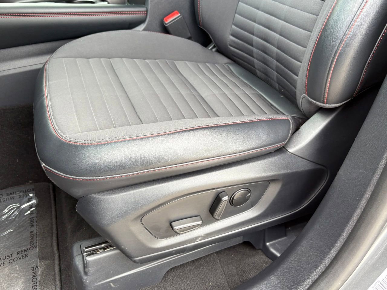 Used 2025 Ford Explorer ST-Line AWD/4WD image 32