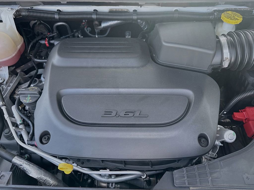 Used 2023 Chrysler Voyager LX FWD image 31