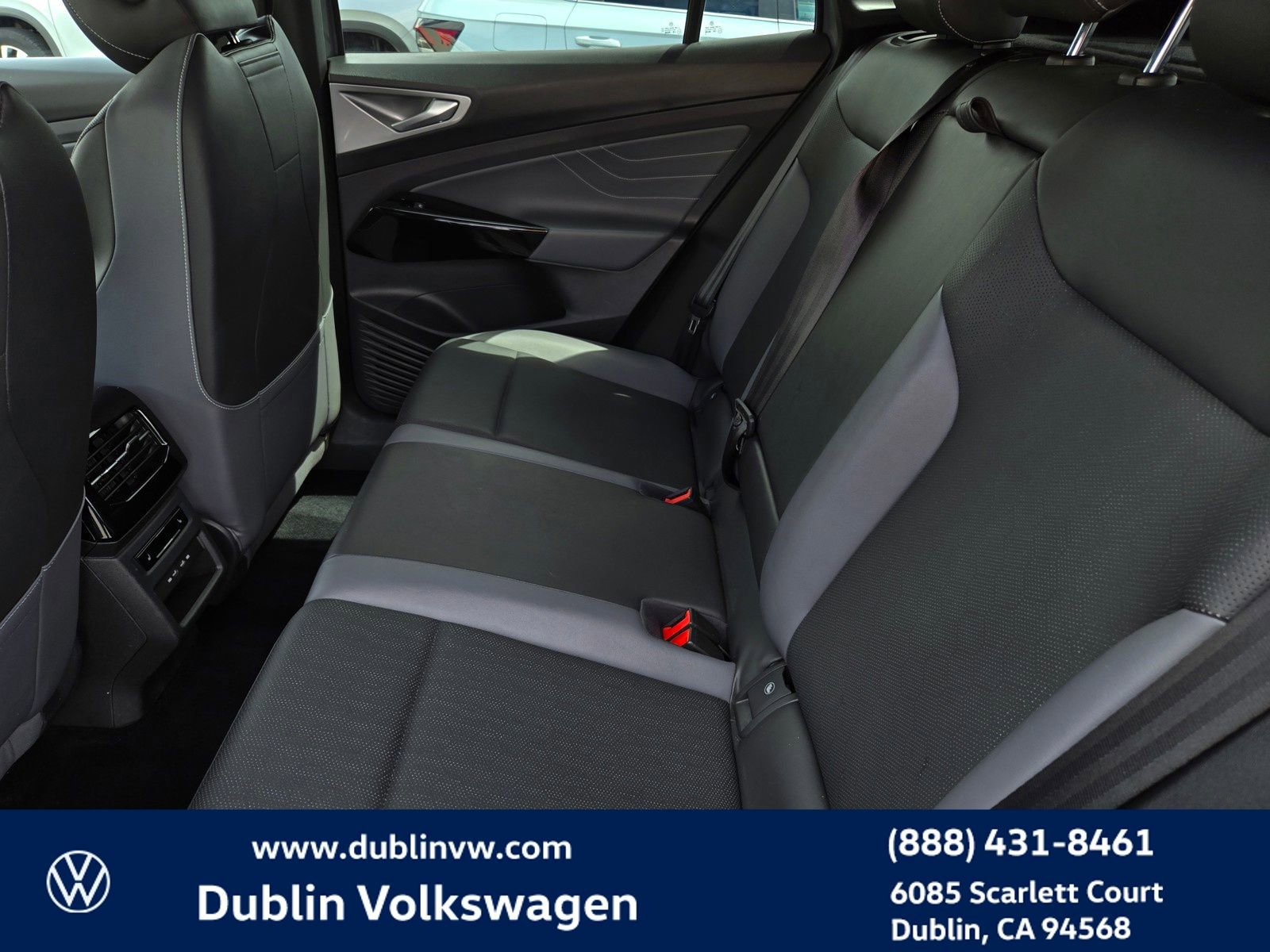 Used 2023 Volkswagen ID.4 Pro S Plus image 11