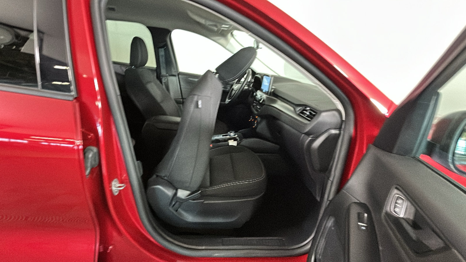 Used 2025 Ford Escape Active AWD/4WD image 36