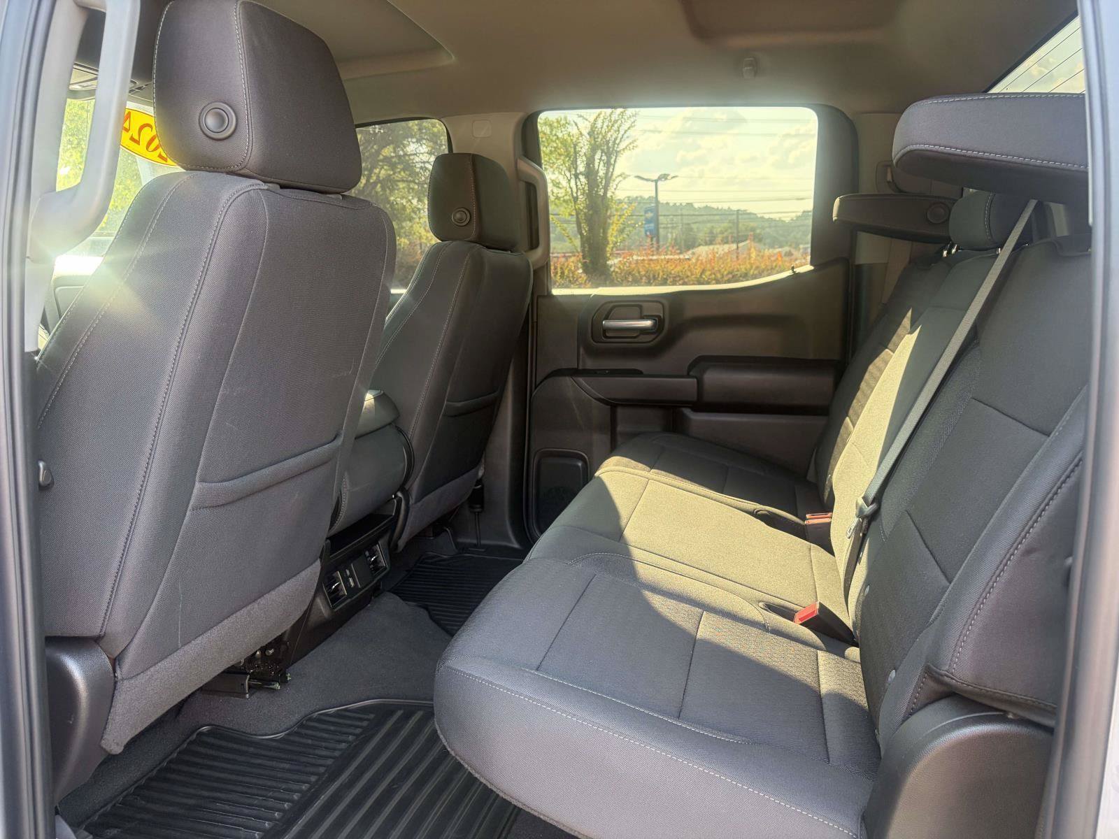 Used 2024 Chevrolet Silverado 1500 Custom RWD image 3