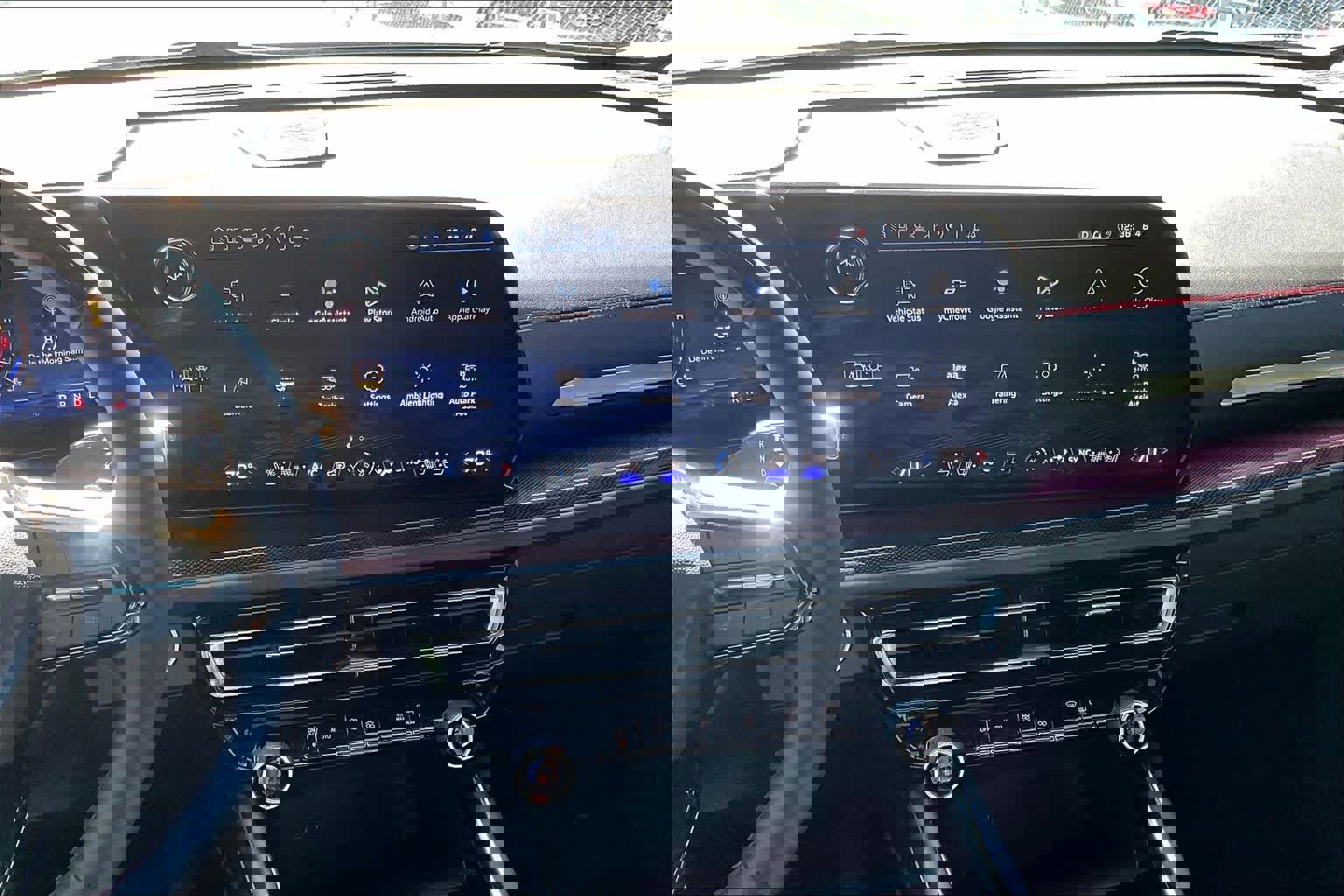 Used 2024 Chevrolet Traverse RS image 7