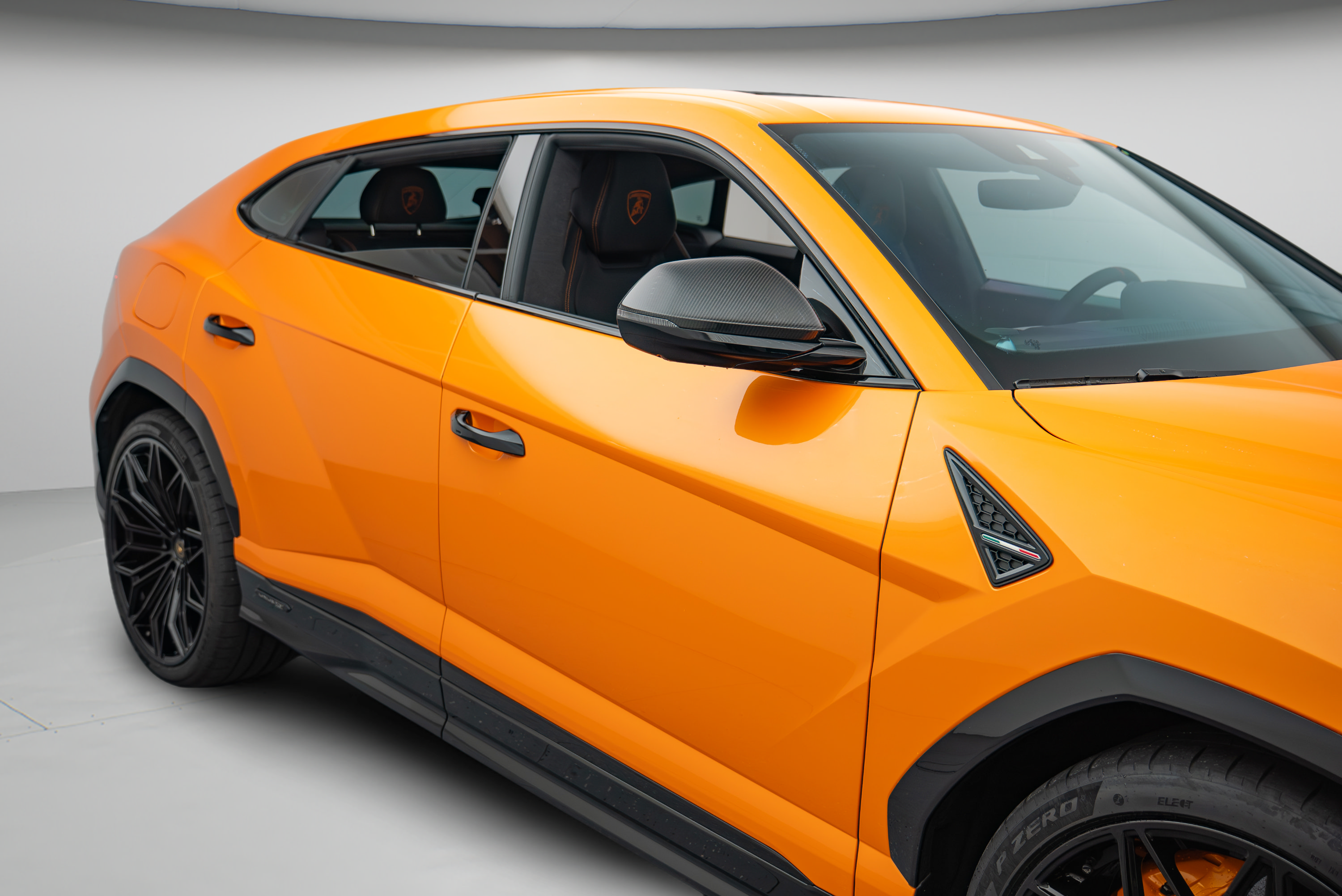 Used 2025 Lamborghini Urus S AWD/4WD image 29