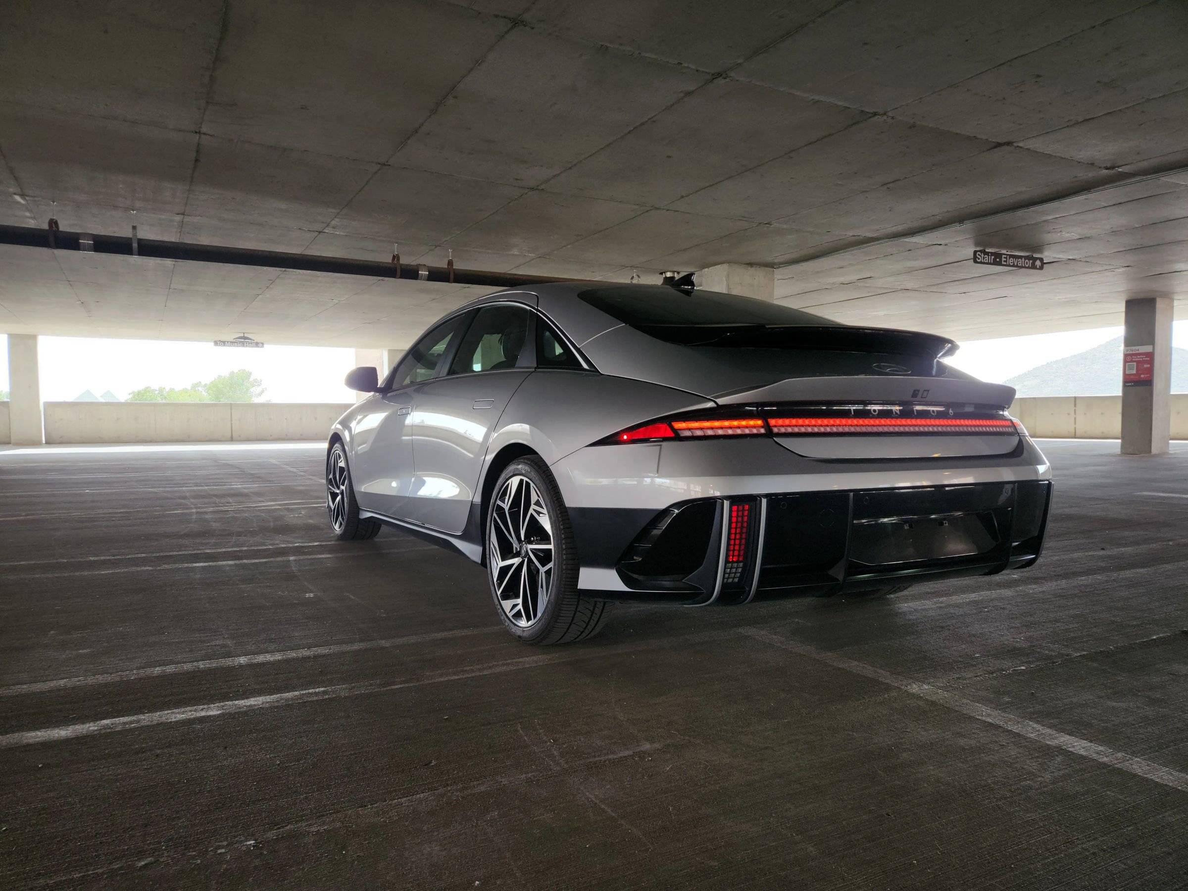 Used 2023 Hyundai Ioniq 6 SEL image 4