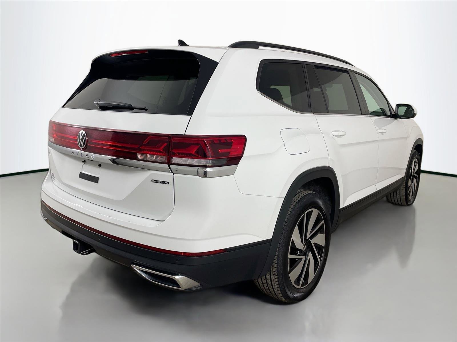 Used 2024 Volkswagen Atlas SE image 7