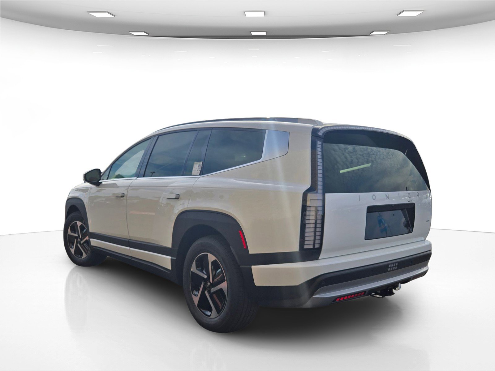 New 2026 Hyundai Ioniq 9 SE w/ Tow & Go Package image 8