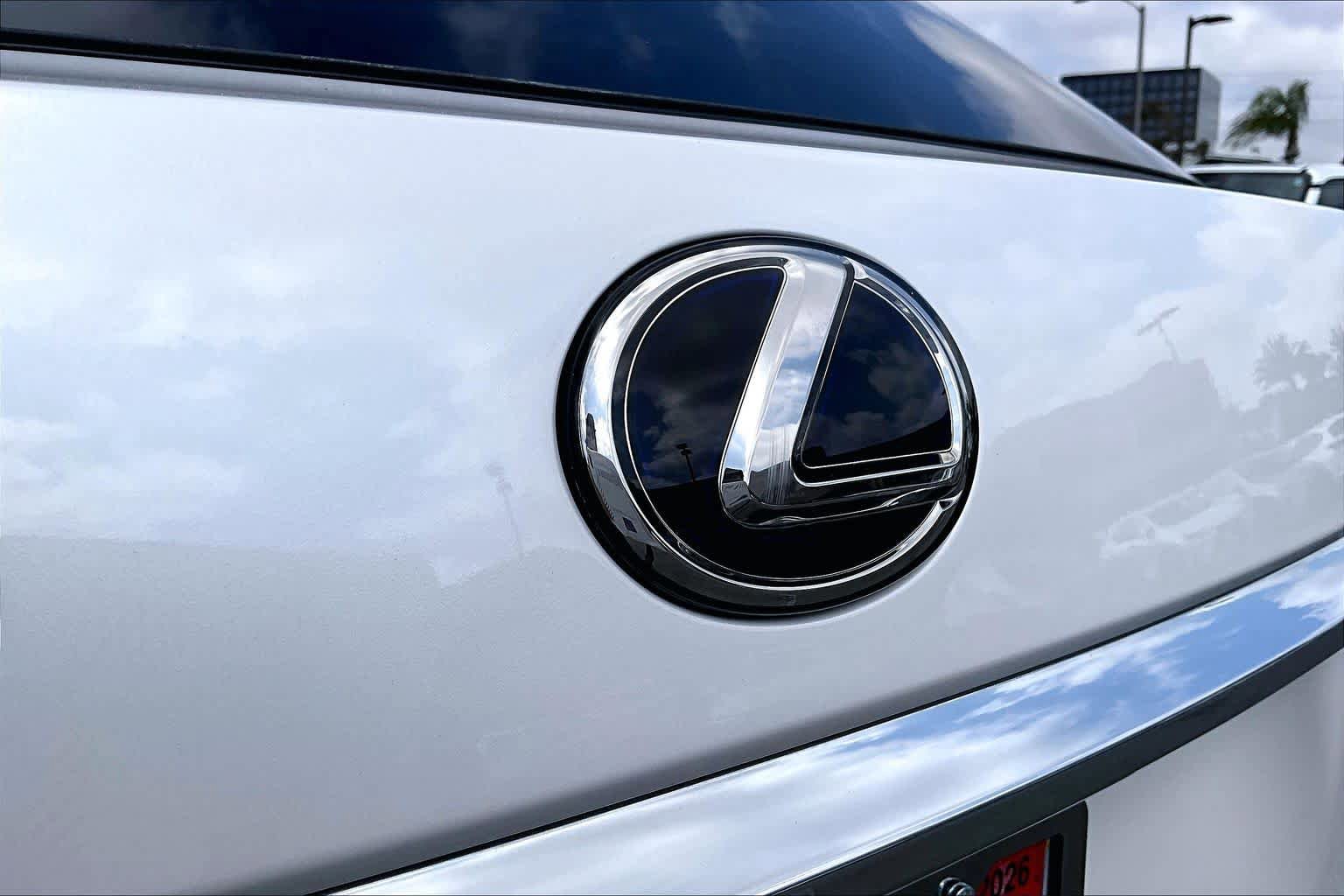 Used 2019 Lexus RX 450h AWD w/ Navigation Package image 29
