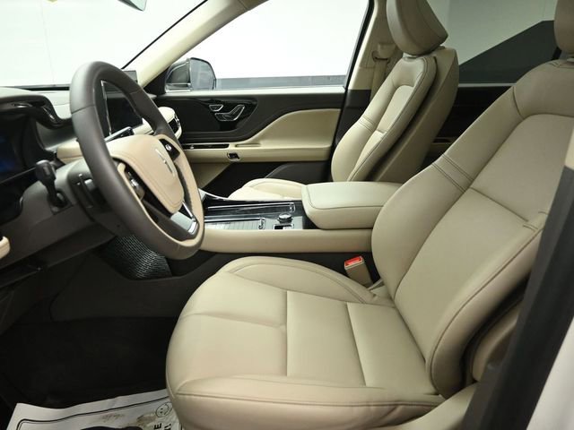 Used 2023 Lincoln Aviator AWD w/ Premium Package image 9