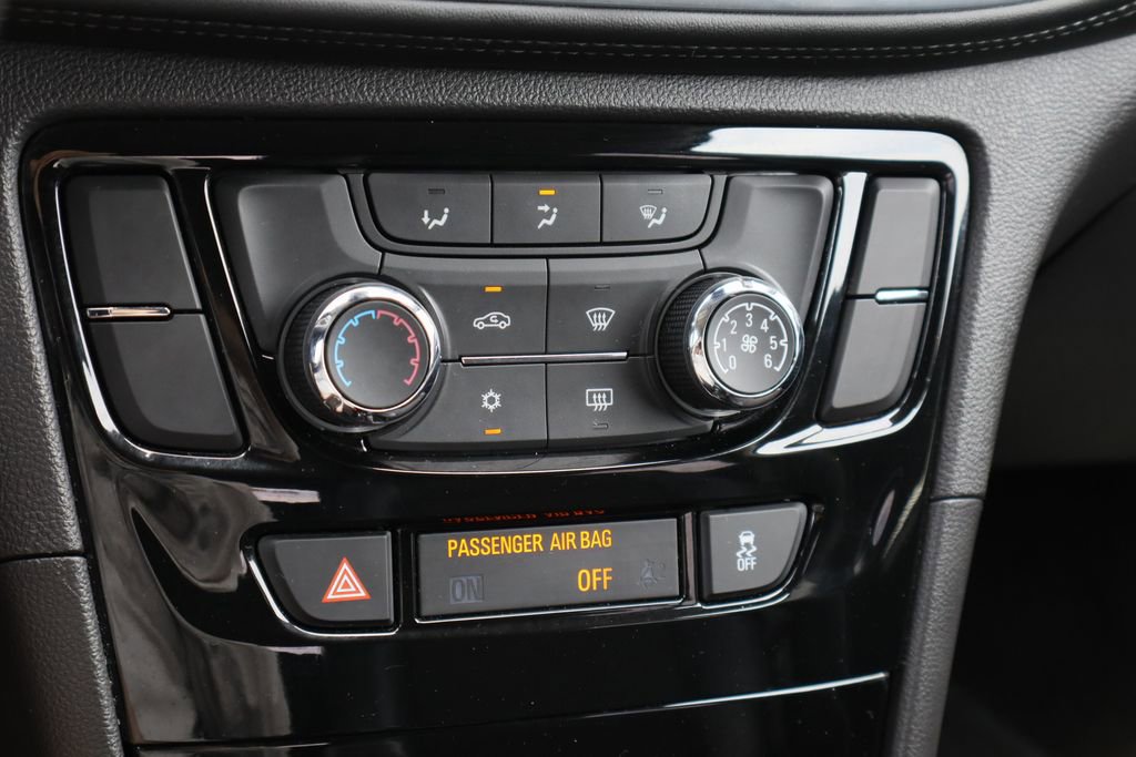 Used 2019 Buick Encore Preferred AWD/4WD image 17