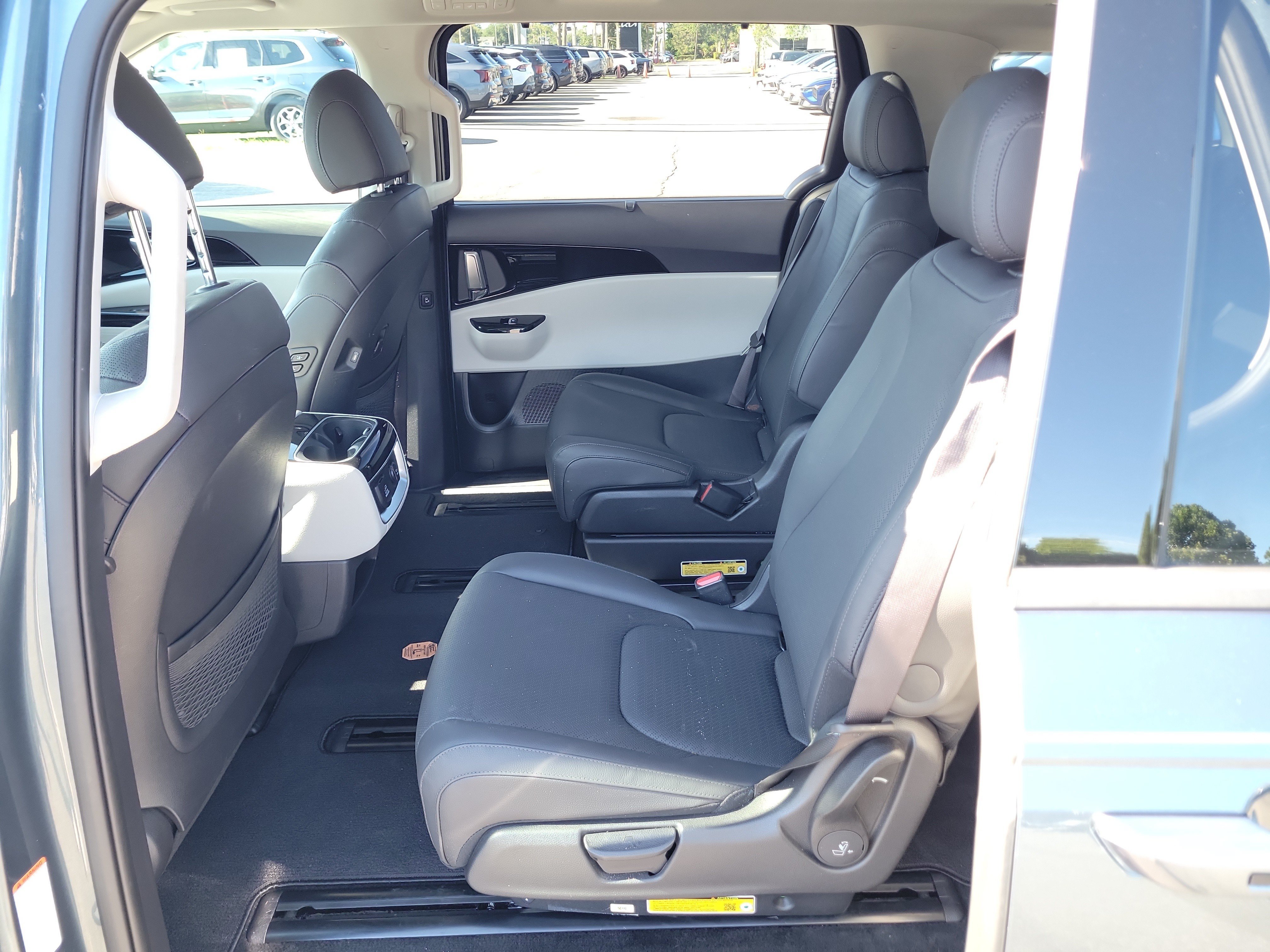 Certified 2024 Kia Carnival SX Prestige FWD image 16