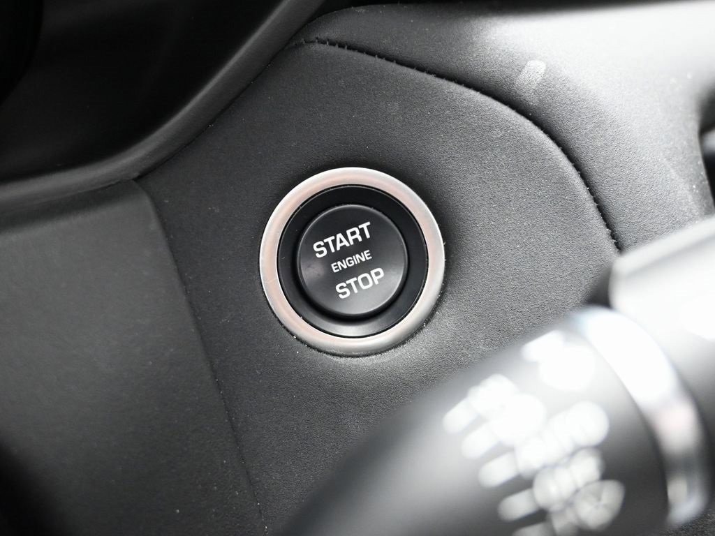 Used 2025 Land Rover Range Rover Velar S image 34