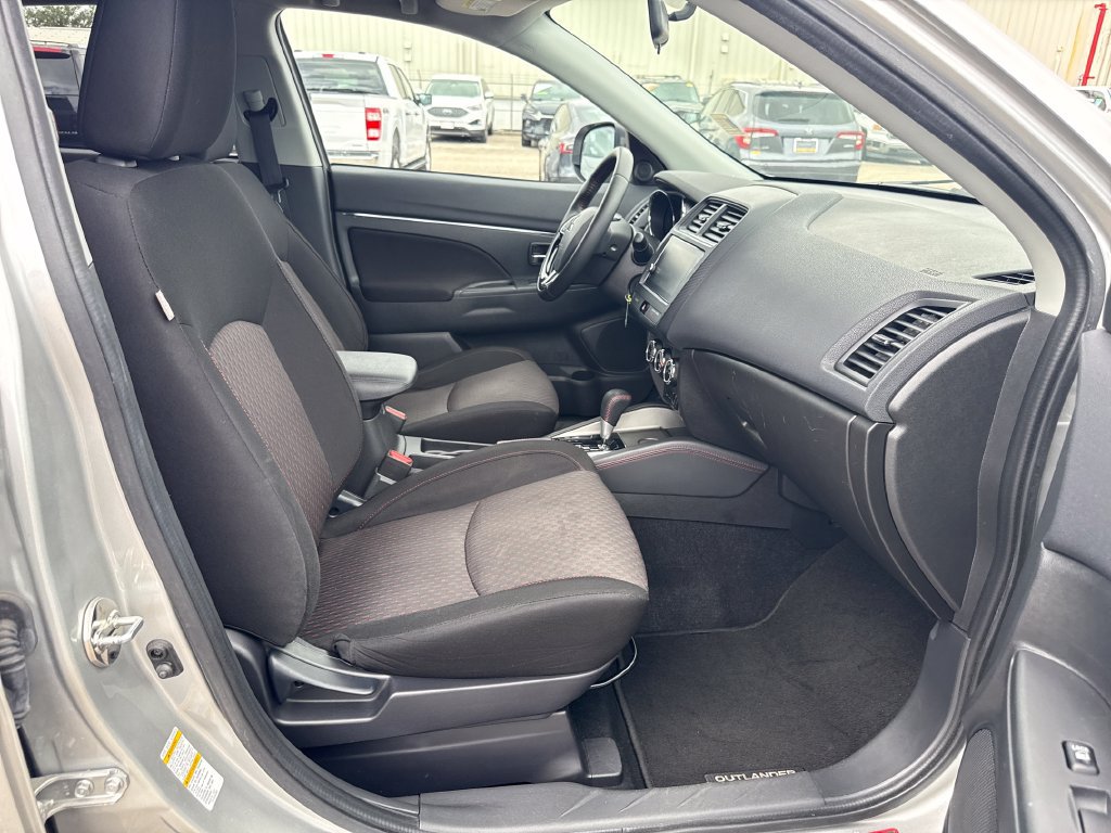 Used 2019 Mitsubishi Outlander Sport LE FWD image 22
