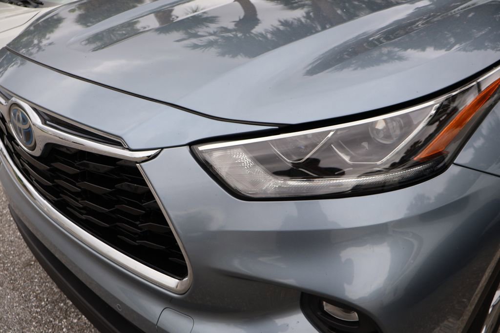 Certified 2020 Toyota Highlander Limited image 3