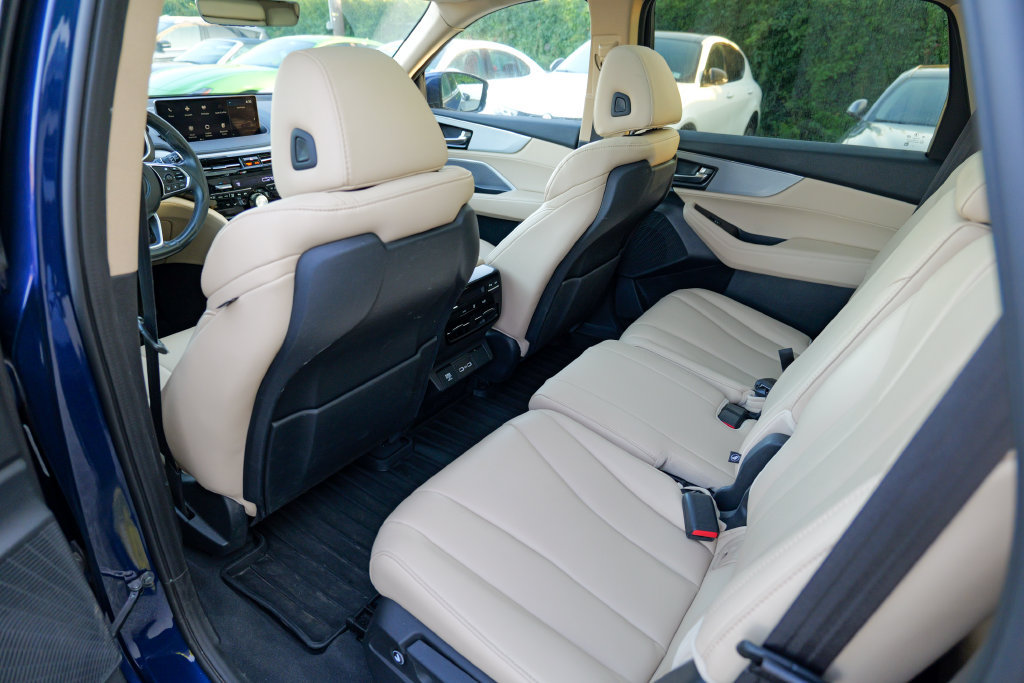 Used 2023 Acura MDX SH-AWD image 26
