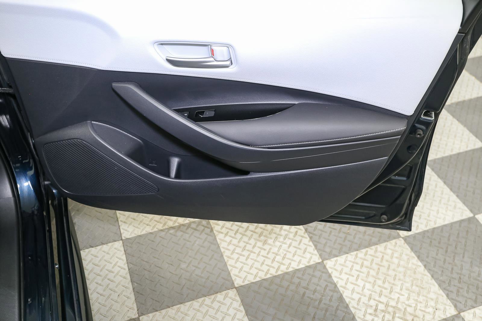 Used 2019 Toyota Corolla SE FWD image 20