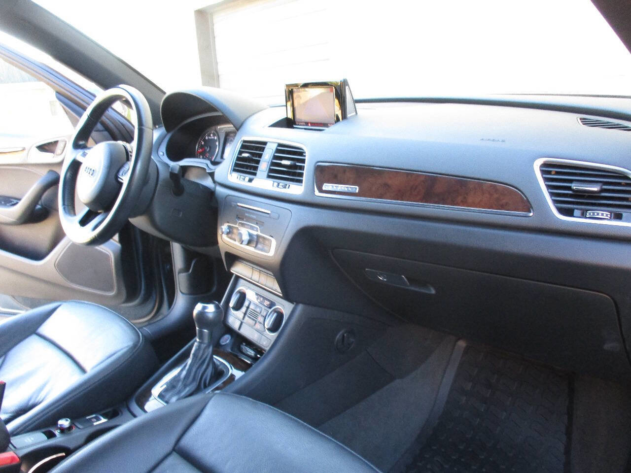 Used 2018 Audi Q3 2.0T Premium Plus w/ Premium Plus Package image 76