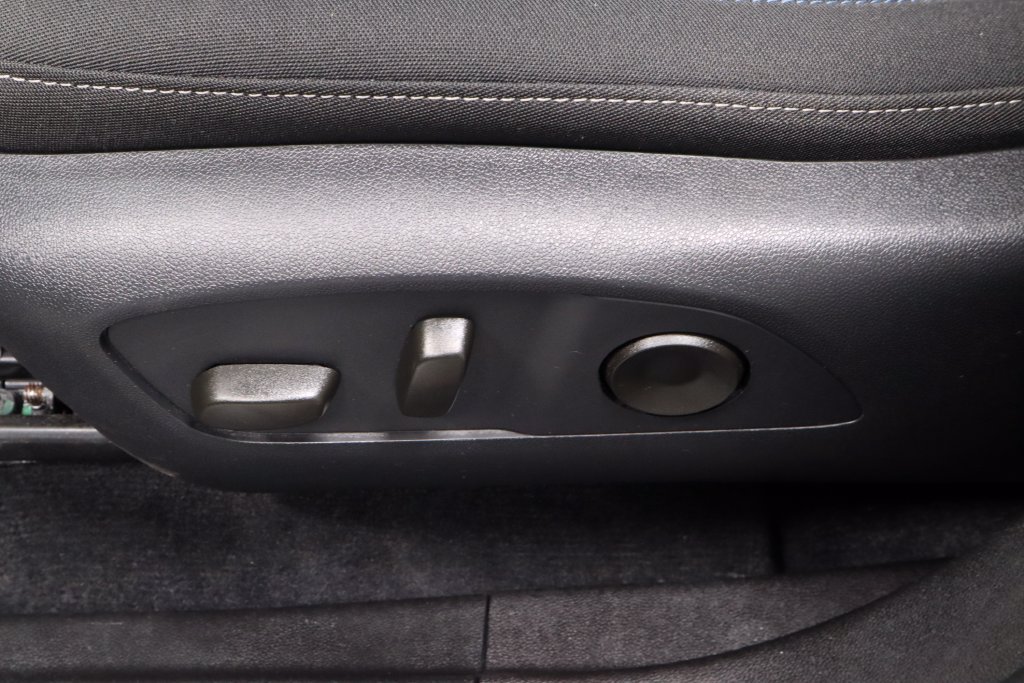 Used 2025 Chevrolet Equinox EV LT w/ Comfort Package FWD image 25