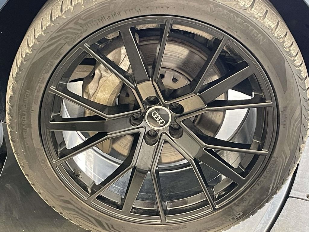 Used 2020 Audi Q8 Prestige w/ Prestige Package image 14